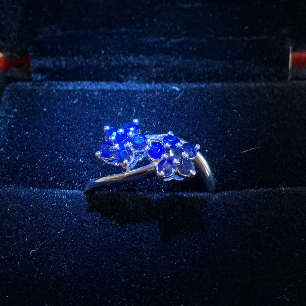 18k Solid White Gold Blue Sapphire Ring
